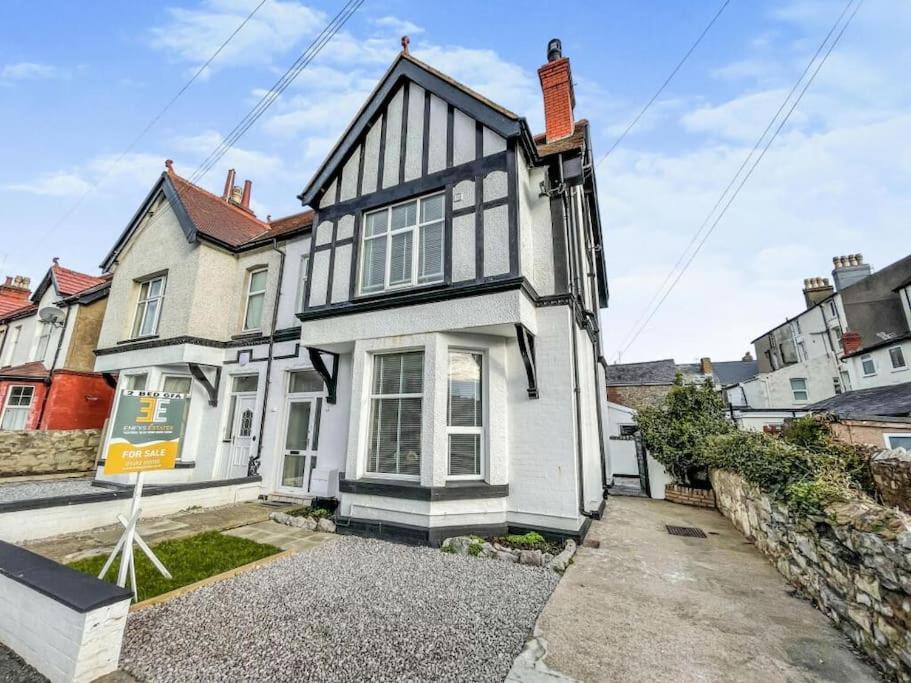 Something A Little Bit Special! Apartment Llandudno Exterior photo